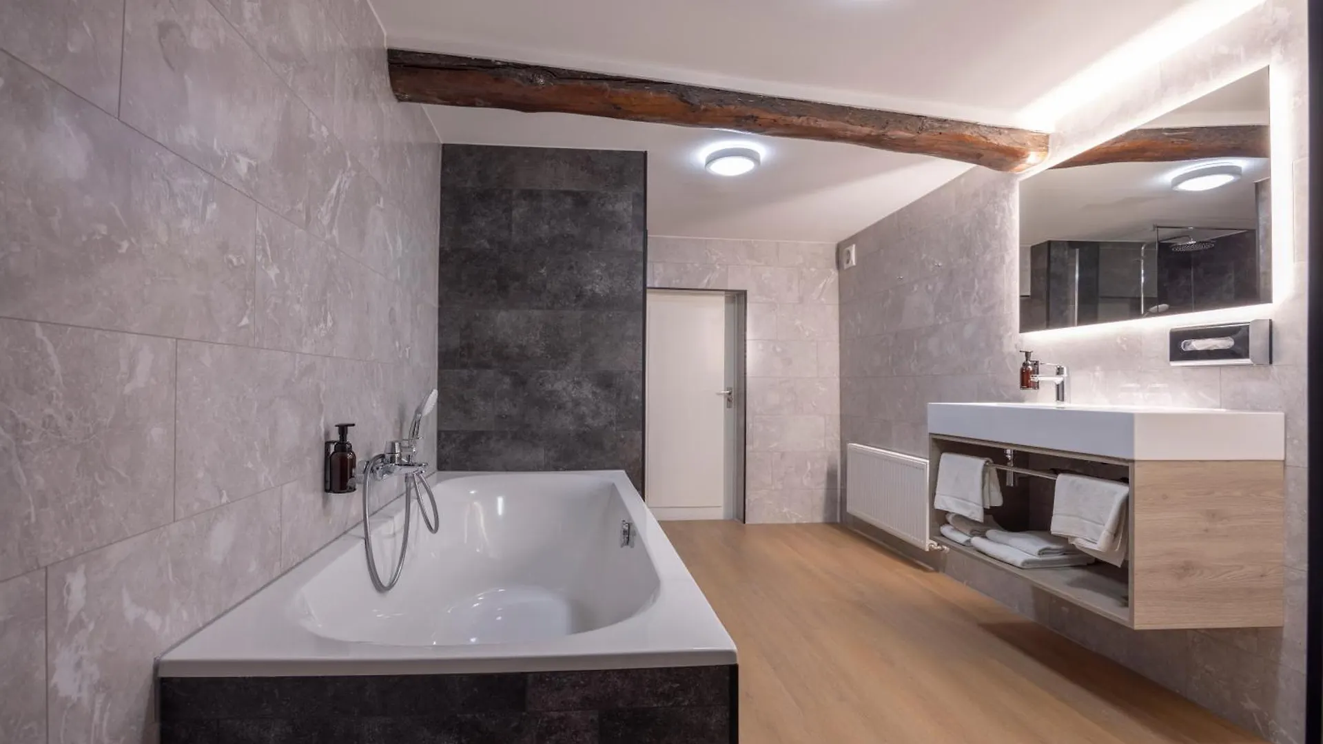 Fletcher Hotel Restaurant De Burghoeve Valkenburg aan de Geul Pays-Bas